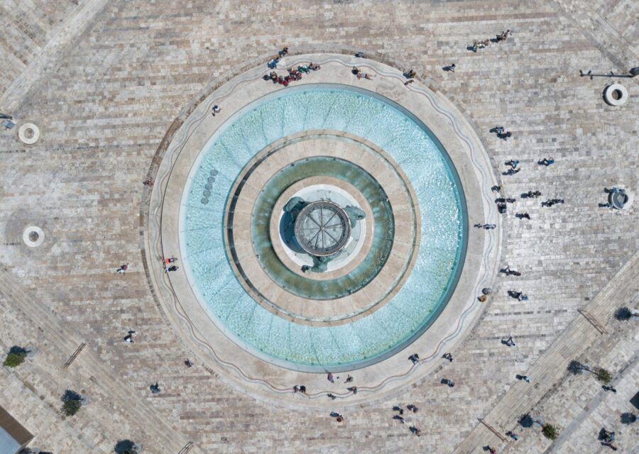 How to network with unknown contacts on LinkedIn